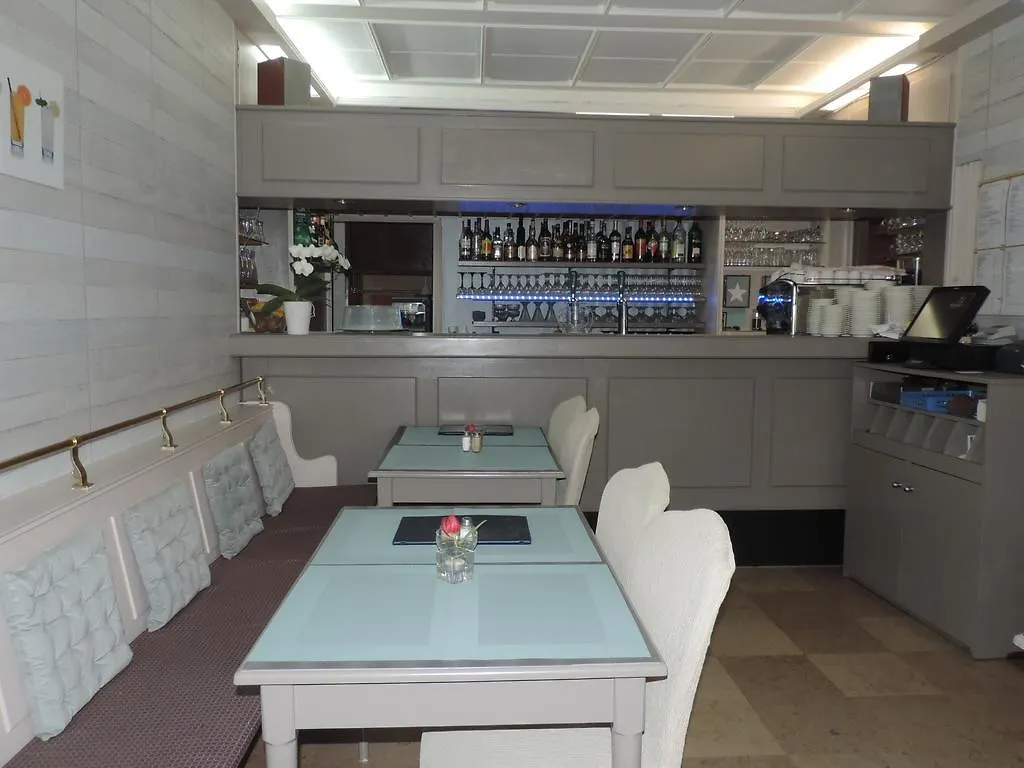 Le Petit Poete Hotel Echternach