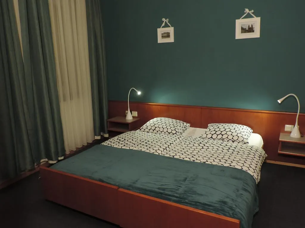 Le Petit Poete Hotel Echternach 2*,  Luksemburg