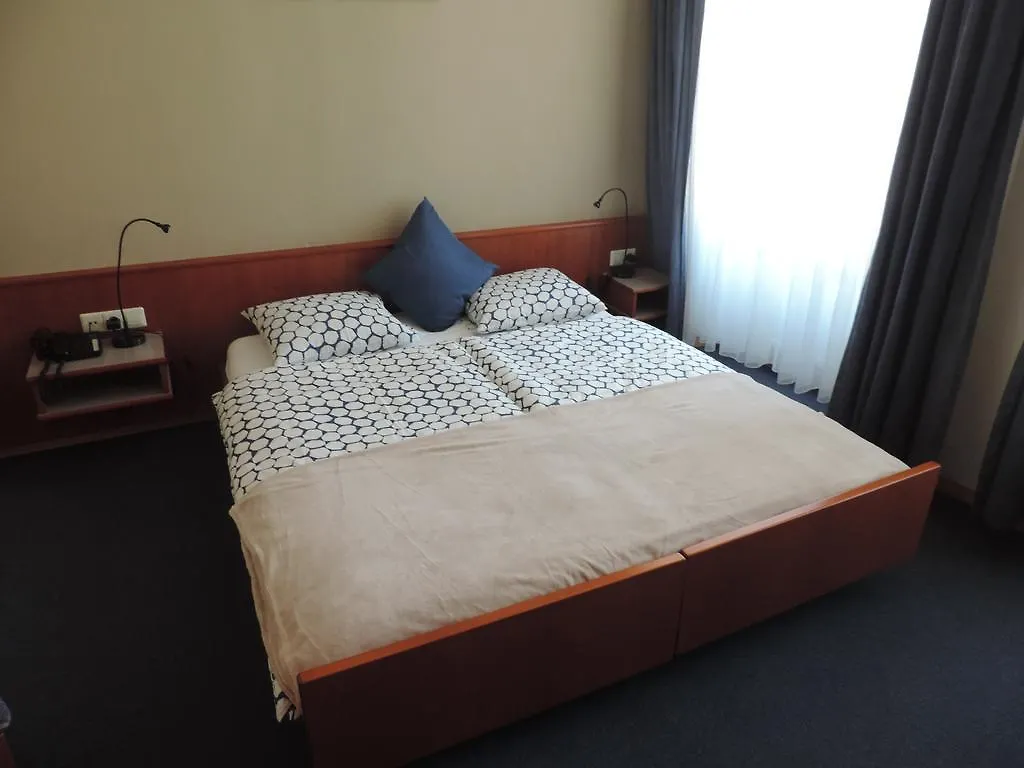 Le Petit Poete Hotel Echternach